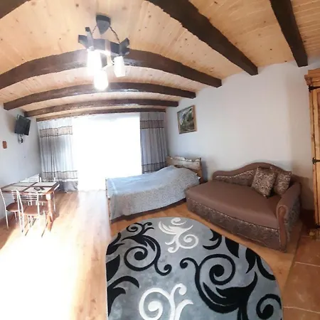Guest house Приватна Садиба Ромен *